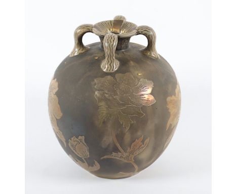 VASE, Keramik, vier Handhaben, Lüsterglasur mit Blumen, H 20, Modellnr. 273, Entwurf Edmond LACHENAL (1855-1930), KELLER &amp