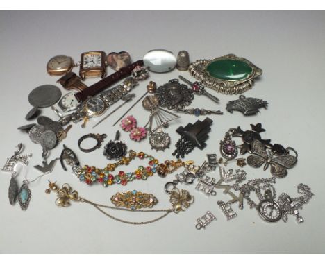 A BAG OF ASSORTED MODERN AND VINTAGE COSTUME JEWELLERY ETC., to include a selection of brooches, earrings and pendants, toget