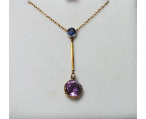 A VINTAGE YELLOW METAL SAPPHIRE, SEED PEARL AND AMETHYST DROP PENDANT NECKLACE