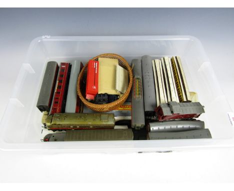 [Model Railway] A quantity of vintage railway carriages 