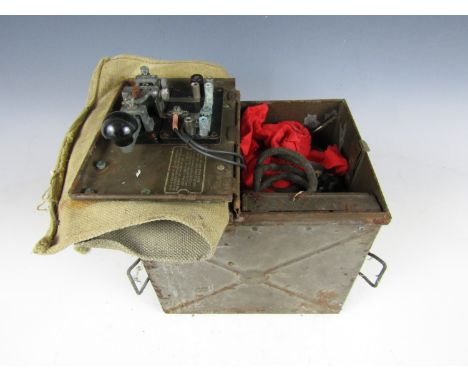 A WWII British Army daylight signalling lamp