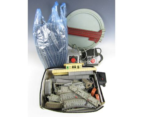 [Model Railway] A quantity of model railway track etc.