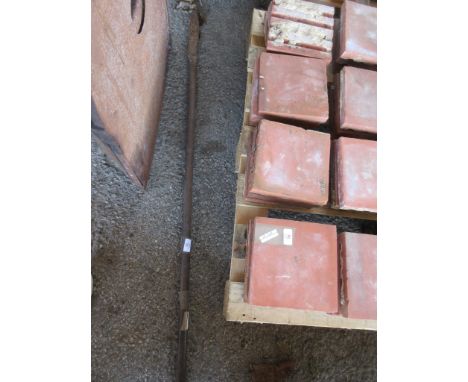 VINTAGE DIGGING BAR