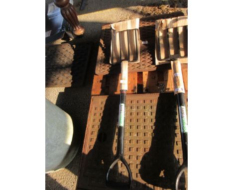 UNUSED GARDEN FORK