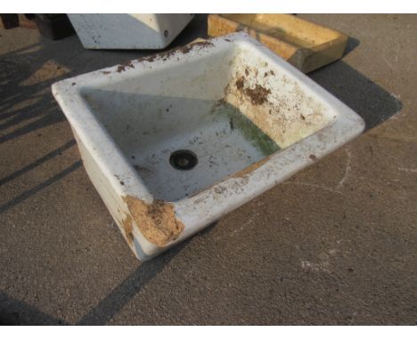 VINTAGE SINK WIDTH APPROX 66CM AF