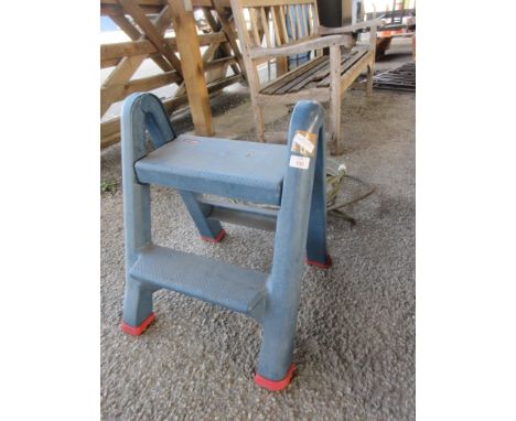 FOLDING PLASTIC STEP HEIGHT APPROX 60CM