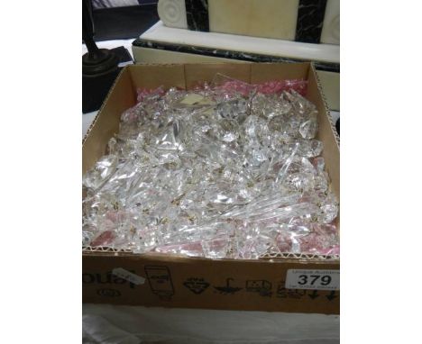 A good lot of crystal chandelier droppers.