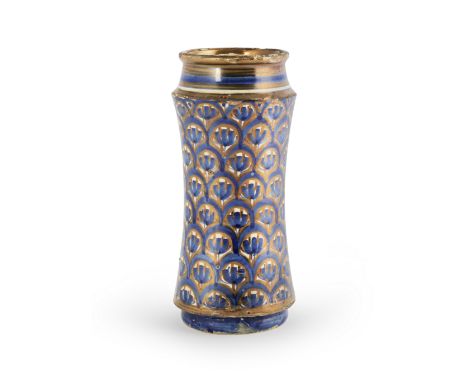 Albarello Hispano-Mauresque en céramique lustrée, Espagne fin XIXe siècle An Hispano-Moresque lustre pottery albarello, Spain