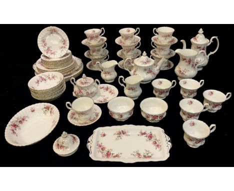 A Royal Albert Lavender Rose comprehensive dinner and tea service comprising dinner plates, salad plates, side plates, cake p