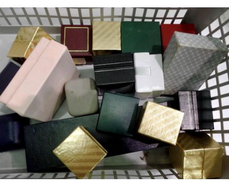Mixed jewellery boxes. UK P&amp;P Group 1 (£16+VAT for the first lot and £2+VAT for subsequent lots) 