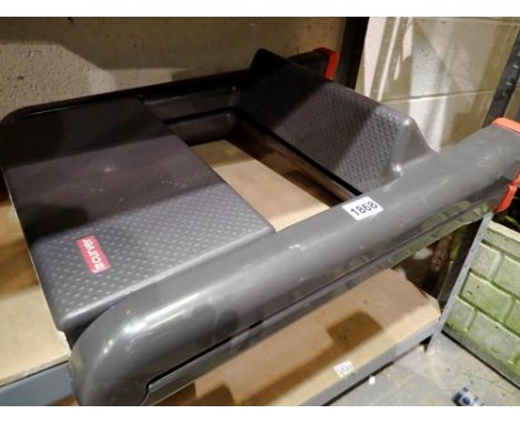 Plastic Curver step. Not available for in-house P&amp;P 