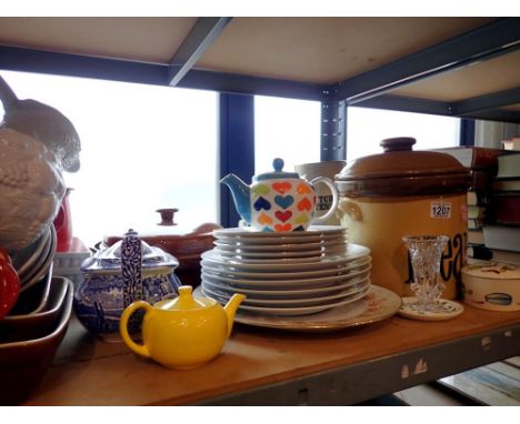 Mixed ceramics including Worcester and a Spode Italian garden teapot. Not available for in-house P&amp;P 