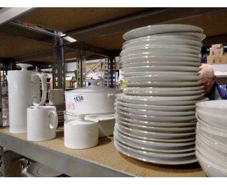 Substantial Thomas of Germany dinner and tea service, over two shelves. Not available for in-house P&amp;P 