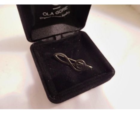 Ola-Gorie white metal, treble clef brooch. UK P&amp;P Group 1 (£16+VAT for the first lot and £2+VAT for subsequent lots) 