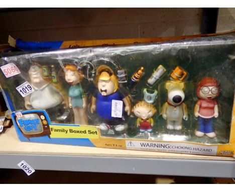 Mezco Family Guy, 6 figure box set, in poor box. Figures appear in excellent condition. UK P&amp;P Group 2 (£20+VAT for the f