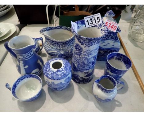 Mixed blue and white ceramics, including Spode Italian Garden. Not available for in-house P&amp;P 