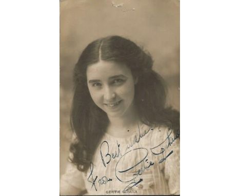 Gertie Gitana signed 6 x 4 vintage photo member of Tomlinson's 'Royal Gipsy Children' at the age of four (she took the name o