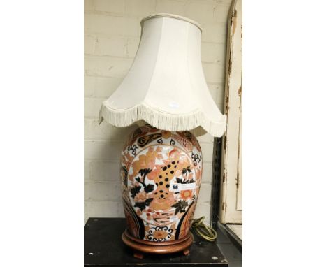 LARGE ORIENTAL PORCELAIN TABLE LAMP - 64CM