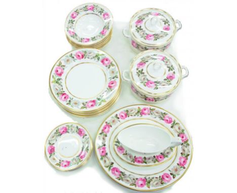 A ROYAL WORCESTER DINNER SERVICE, INCLUDING A PAIR OF VEGETABLE DISHES AND COVERS 