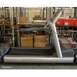 Life Fitness treadmill L 90 x W 220 x H 170cm