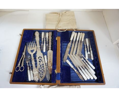 LOT OF EARLY 20th CENTURY MOTHER OF PEARL FRUIT KNIVES AND FORKStogether with similar, period knives, fish servers and grape 