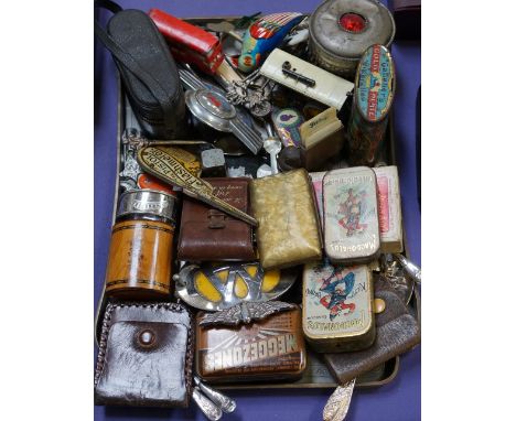 INTERESTING LOT OF SMALL VINTAGE COLLECTABLESincludes tobacco tins, car badges, tinplate clockwork toy, cigarette case, souve