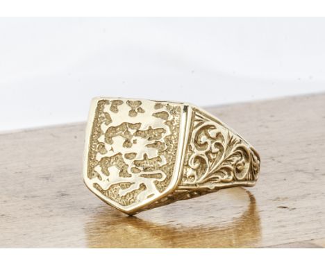 A c1980s 9ct gold gentleman's ring, 6.7g, with England emblem to shield tablet, hallmarked 