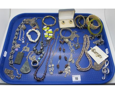 Vintage and Later Costume Jewellery, including a treble clef pendant on chain, bead necklaces, bangles, clip on earrings etc 