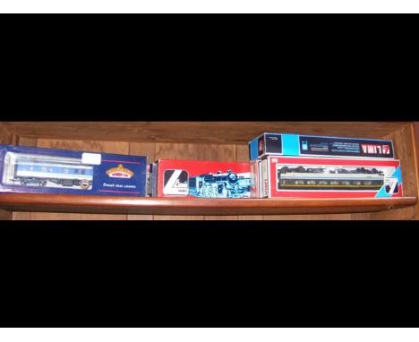 Eight boxed Bachmann, Lima and other carriages 