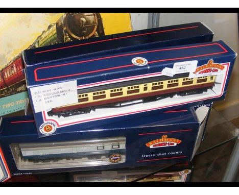 Six boxed Bachmann carriages 