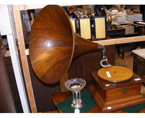 A Zonophone oak cased wind-up gramophone with Zonophone wooden horn - circa 1910 