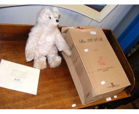 A Steiff Club Edition 2002/2003 collectable bear - with Certificate - in original box 