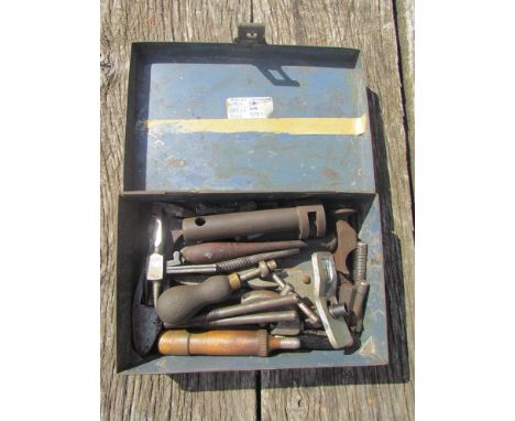 A box of mixed tools including a plug tester, panel beaters hammer, gauges etc 