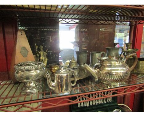 A selection of assorted metalwares to include brass and copper Eastern dish, plated teapot, pewter mugs and a metronome etc.