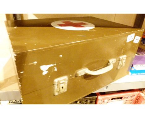 VINTAGE FIRST AID. Vintage first aid box, 30 x 21 x 45 cm