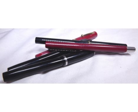 VINTAGE FOUNTAIN PENS. Collection of vintage fountain pens