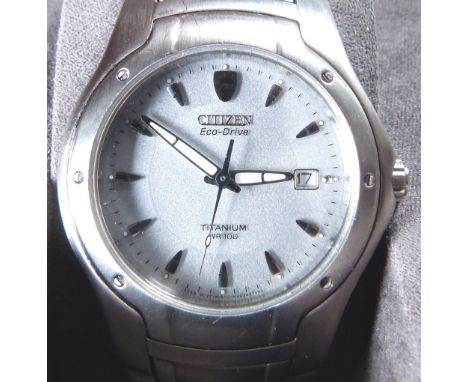 CITIZEN DRIVE WRISTWATCH. Gents Citizen eco drive titanium watch in original box 
