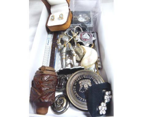 COLLECTABLE ITEMS. Box of Collectables including snuff box, jewellery etc 