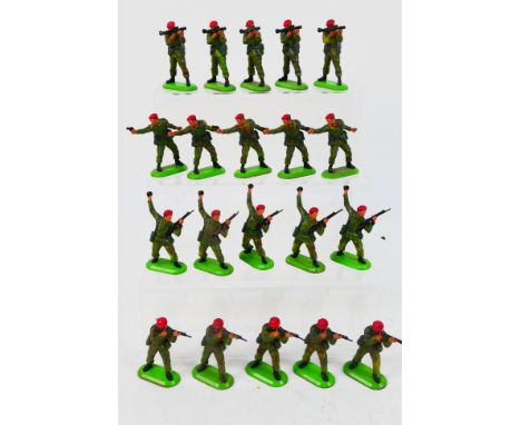 Britains Super Deetail - An unboxed collection of 20 Britains Super Deetail Paratrooper figures. The group is composed of fig