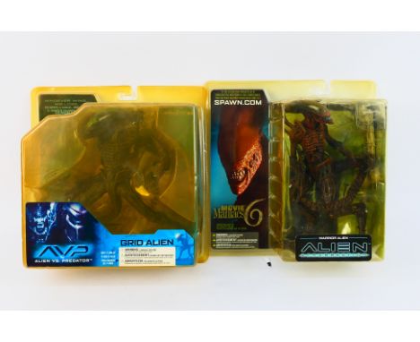 McFarlane Toys - Spawn - Alien vs Predator - Two boxed/sealed Alien/AVP figures - Lot includes a #17794 AVP 'Grid Alien' figu