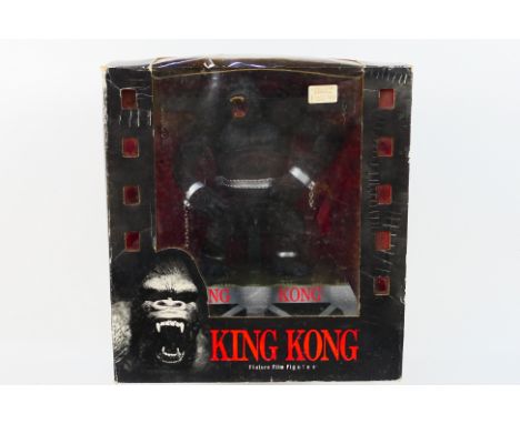 McFarlane Toys - Spawn - Movie Maniacs 3 - Three boxed/sealed figures - A boxed #17510 King Kong figure set. Figure appears i