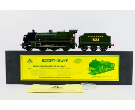 Bassett Lowke - A limited edition boxed O gauge Bassett Lowke Southern Railway Maunsell 2-6-0 N Class Mogul in green number 1