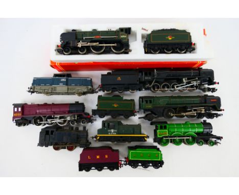 Hornby - Lima - A group of mainly unboxed OO and HO locomotives. Lot includes a boxed Hornby OO gauge Schools Class 4-4-0 ste