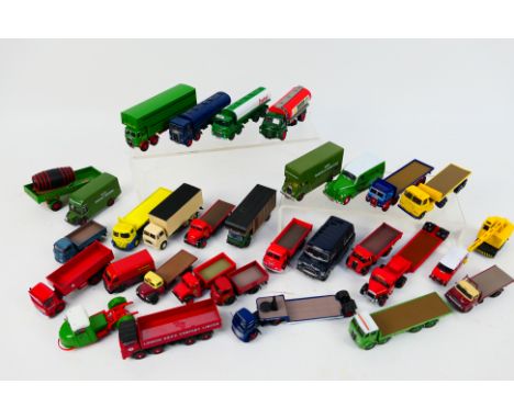 Oxford Diecast - Vanguards - Corgi - Lledo - Other - Approximately 30 unboxed diecast model vehicles in various scales. Lot i