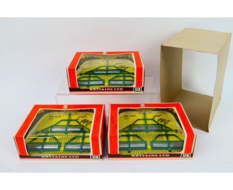 Britains - A trade pack containing a trio of Britains #9554 Gang Rollers. The models appear to be in Mint condition, in Very 
