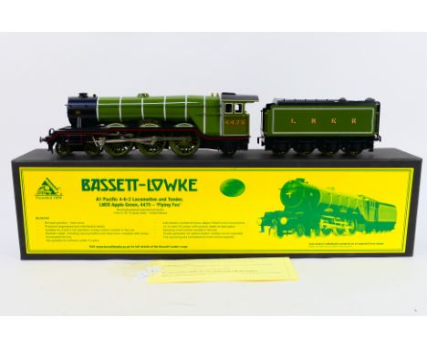 Bassett-Lowke - A limited edition boxed O gauge A1 Pacific 4-6-2 locomotive and tender number 4475 named Flying Fox in LNER g