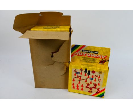 Britains - A Trade Pack of 6 Britains #9801 'Autoway' 4 workmen and assorted road sign sets. The box contains 6 packs, which 