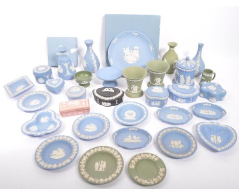 Wedgwood - A large collection of vintage 20th century tableware bisque porcelain china Wedgwood Jasperware. Some in the blue 