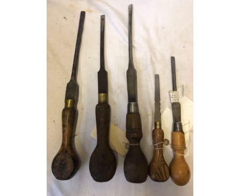  Sale Item:    BOX 5 VINTAGE SCREWDRIVERS   Vat Status:   No Vat   Buyers Premium:  This lot is subject to a Buyers Premium o