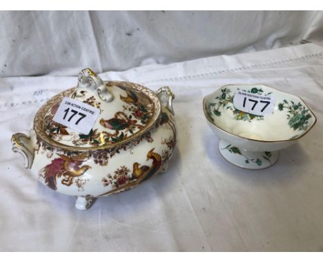  Sale Item:    ROYAL CROWN DERBY TUREEN &amp; CROWN KOWLOON BOWL  Vat Status:   No Vat   Buyers Premium:  This lot is subject